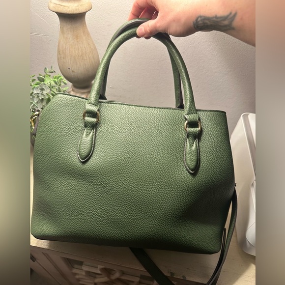 Nanette Lepore Green Shoulder Bag and Crossbody Bag - Picture 2 of 11
